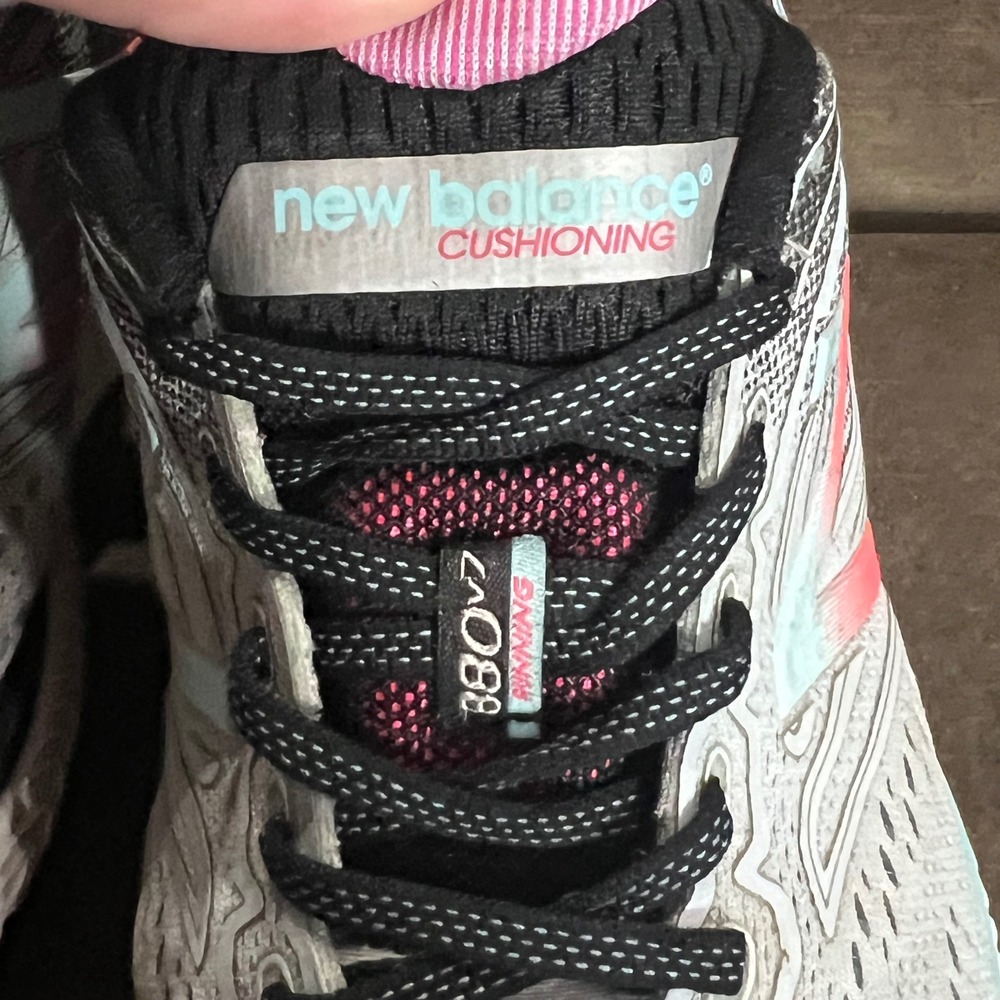 New Balance Women's Running Shoes 880v7 Cushioning Lace Up Size 7 Gray Pink Teal - Picture 3 of 6